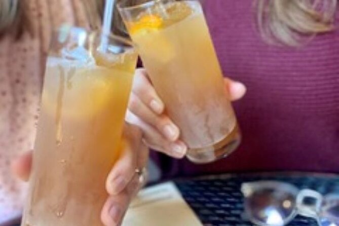 French Quarter Small-Group Cocktail and Foodie Crawl - The Guide’s Role and Personal Touches