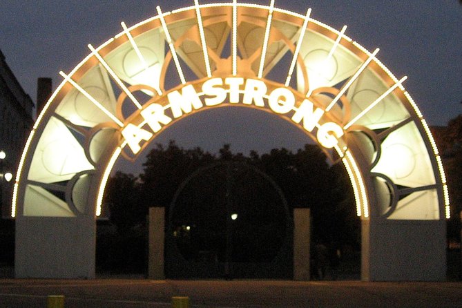 French Quarter Supernatural Ghost Hunt: Hands-on Paranormal - The Voodoo Guide: Bloody Mary’s Unique Approach