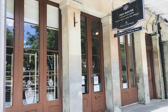 French Quarter Walking Tour With Comp 1850 House Museum Admission - The Role of Guides in Bringing the French Quarter to Life