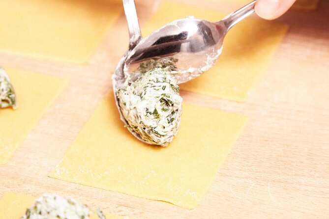 Fresh Pasta and Typical Dinner at Home - Local Ingredients and Expert Shopping