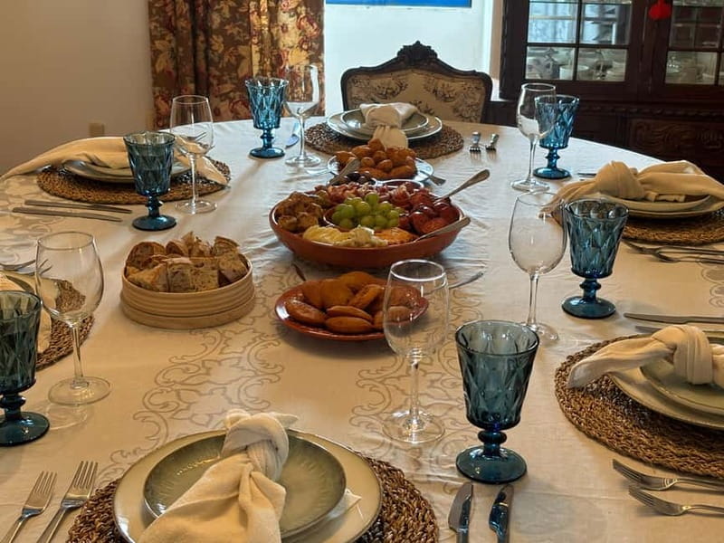 Fresh Wine Tour: Discover Vinho Verde in Douro Valley - Visiting the Private Estate for a Local Brunch