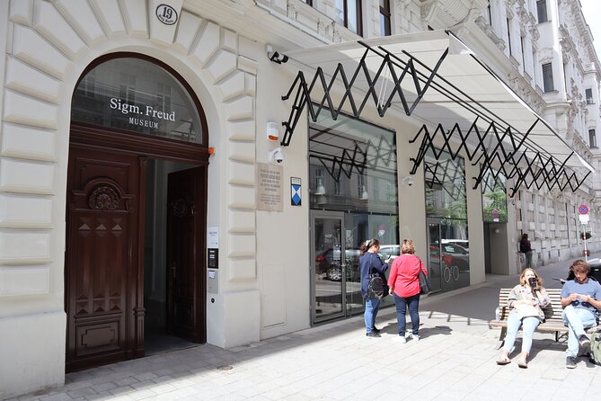 Freud - Inside the mind of a Genius - Why Choose This Tour?