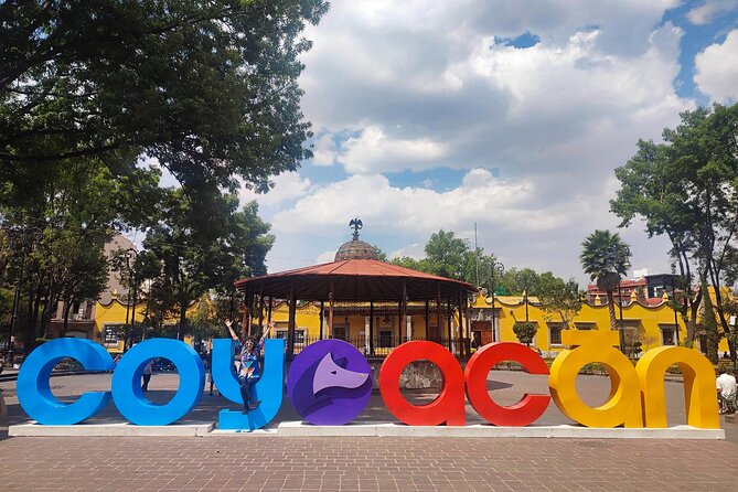 Frida Kahlo Museum with an expert - Uncovering Frida Kahlo’s Artistic Roots at Parque Frida Kahlo