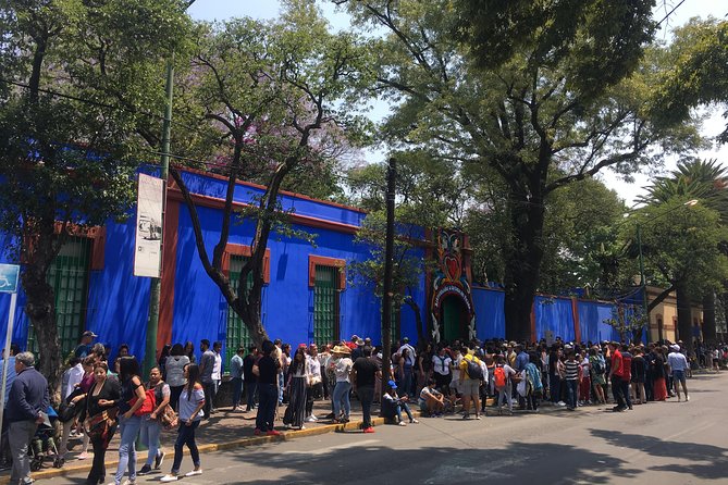 Frida Kahlo VIP [Museum Tickets Included] Bike, Markets & Churros - Professional Guides and Personal Touches