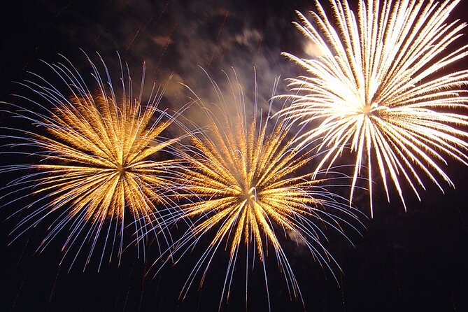 Friday Fireworks Dinner Sail from the Hilton Hawaiian Village - Drinks and Refreshments Aboard the Catamaran