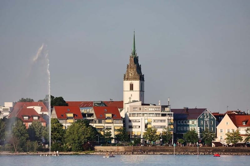 Friedrichshafen: Private city tour with wine tasting - Friedrichshafens Historic Landmarks and Scenic Stops