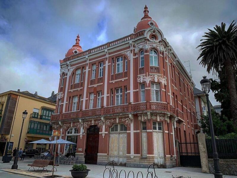From A Coruna: Guided Day Trip to Lugo & As Catedrais Beach - Marveling at Playa de las Catedrales at Low Tide