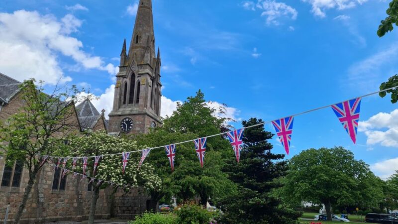 From Aberdeen: Balmoral Estate & Royal Deeside Tour - Transport and Group Size