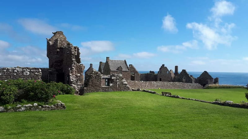 From Aberdeen: Guided Day Trip, Coast & Castle Visit - Greyhope Bay, Black Hill, and the Coastal Walks