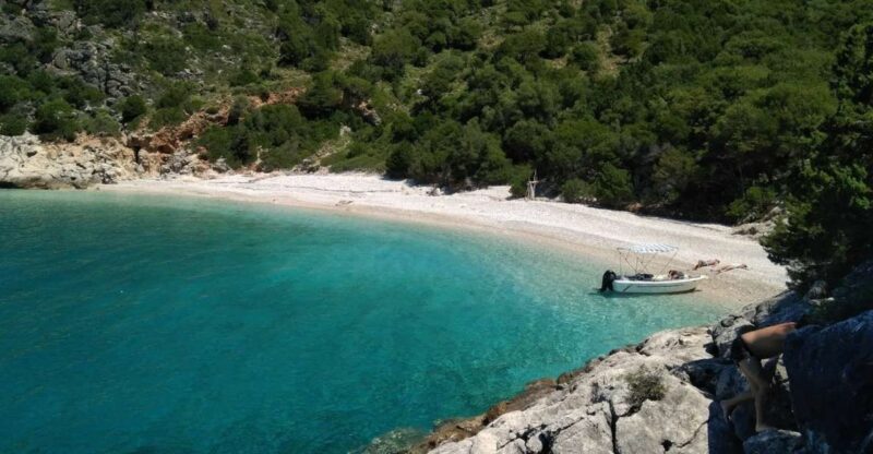 From Agia Effimia: Ithaca Cruise, Gidaki Beach, & Kioni Tour - Visiting Gidaki Beach, a Hidden Waterworld