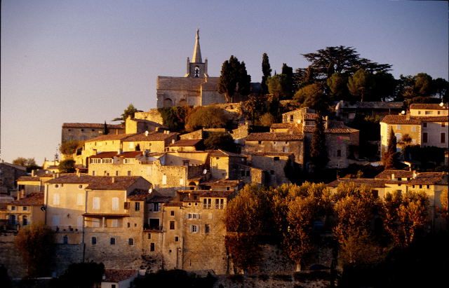 From Aix-en-Provence: Luberon Hilltop Villages Half-Day Tour - Exploring Lourmarin and its Renaissance Castle