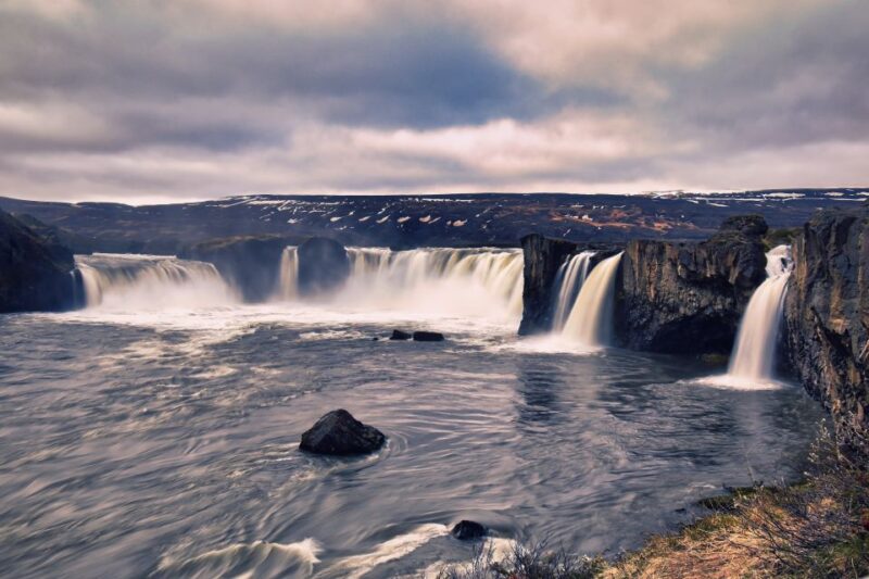 From Akureyri: Godafoss Waterfall Guided Trip with Transfers - Explore the Majestic Godafoss Waterfall with Convenient Transfers from Akureyri