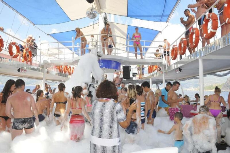 From Alanya & Side: Party Boat Tour with Foam Party, Music - Enjoying a Delicious Onboard Meal