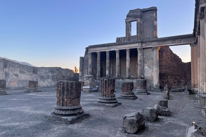 From Amalfi Coast: Pompeii Guided Tour with Skip the Line - What’s Not Included: Food and Extra Activities