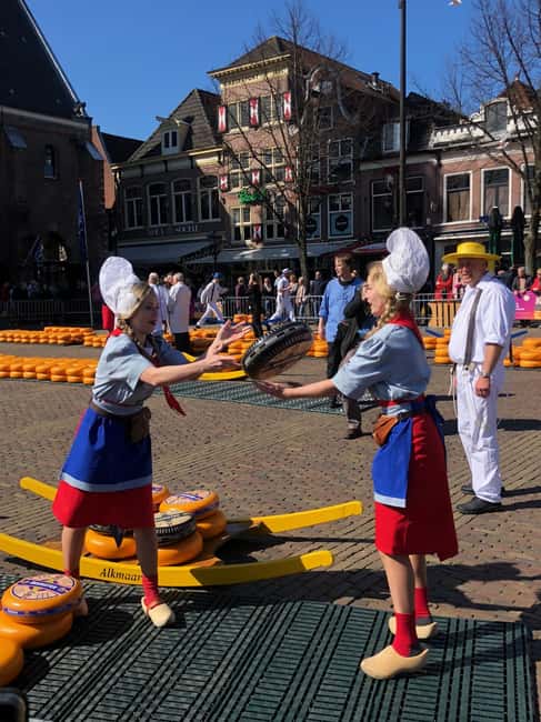 From Amsterdam; Alkmaar Cheese market & Zaanse Schans - Key Points