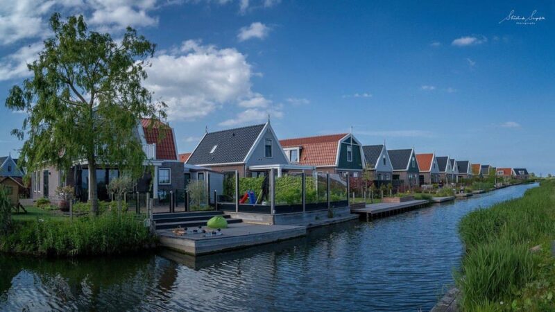 From Amsterdam: Countryside Bike Tour with Cheese Tasting - Visiting Monnickendam: A Heritage Town of Dutch Significance