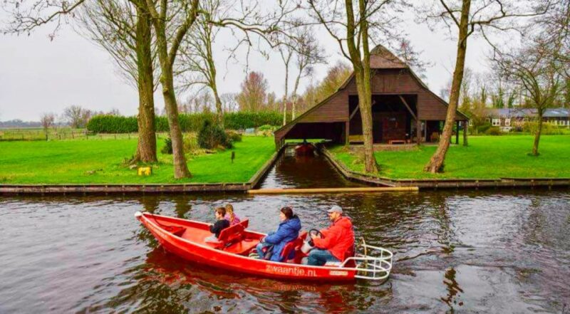 From Amsterdam: Giethoorn Guided Day Trip with Canal Cruise - Limitations and Things to Consider