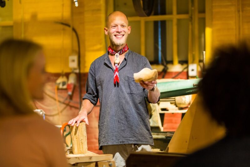 From Amsterdam: Keukenhof and Dutch Countryside Tour - Exploring Traditional Fishing Villages of Volendam and Marken