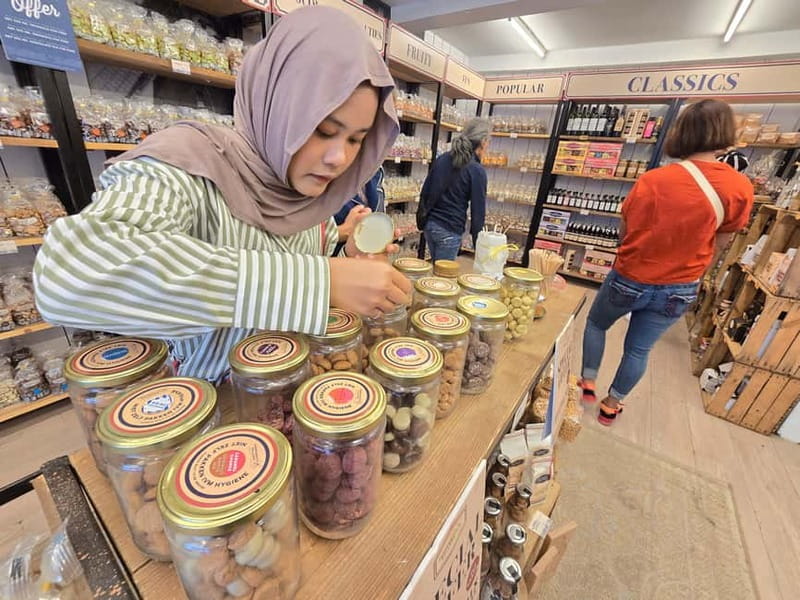 From Amsterdam: Keukenhof Tulips, Windmills & Volendam - Discovering Zaanse Schans: Windmills, Clogs, and Cheese