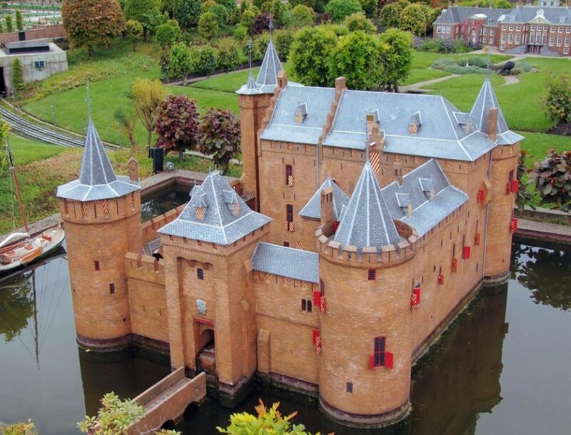 From Amsterdam: Muiderslot and De Haar Castle Tour - The Unique Architecture and History of De Haar