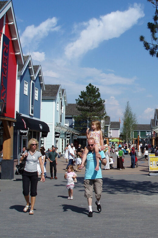 From Amsterdam: Private Day Trip to Fashion Outlet - Shopping at Batavia Stad: Over 250 Brands to Explore