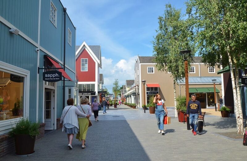 From Amsterdam: Private Day Trip to Fashion Outlet - What to Expect During Your Shopping Time