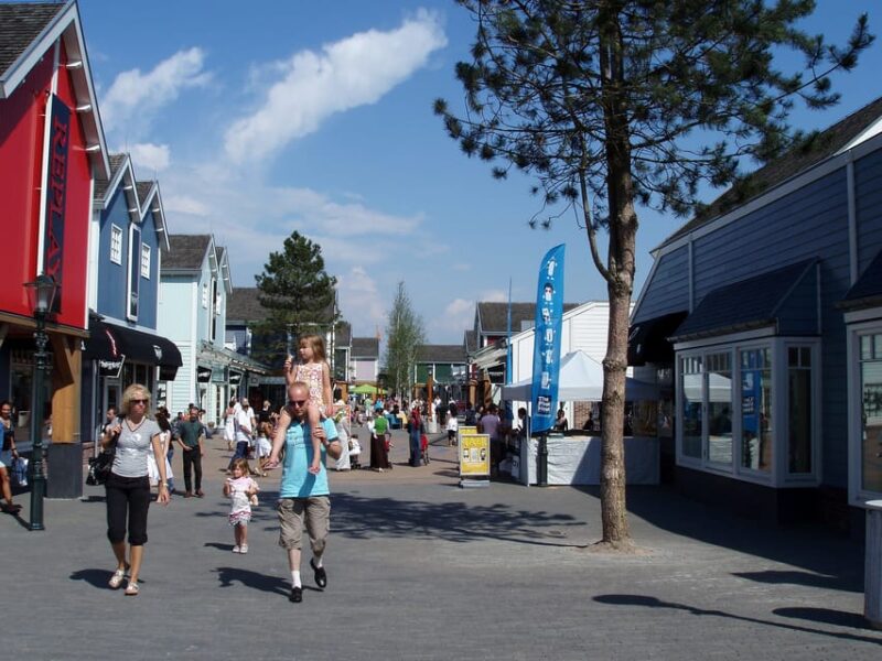 From Amsterdam: Private Day Trip to Fashion Outlet - Important Considerations for Your Shopping Day