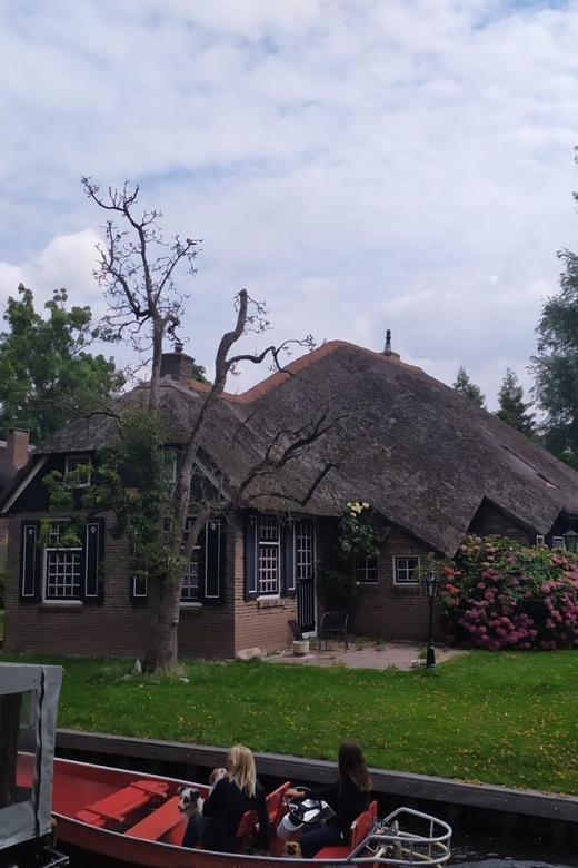 From Amsterdam: Private Tour to Giethoorn - Discover the Unique Charm of Giethoorn on a Private Day Trip from Amsterdam