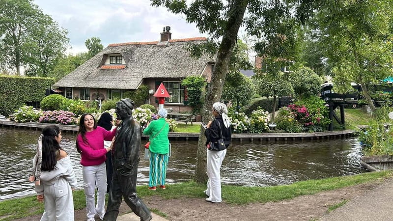 From Amsterdam to Giethoorn Day Trip - Explore Giethoorn, the Venice of the North, on a Full-Day Trip from Amsterdam