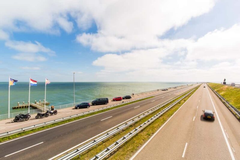 From Amsterdam: Ultimate Giethoorn Experience with Boat Tour - Visiting De Weerribben-Wieden National Park and Other Stops