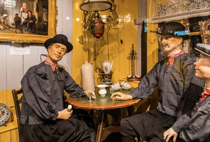 From Amsterdam: Zaanse Schans, Volendam & Marken Day Trip - The Bus Journey and Guides