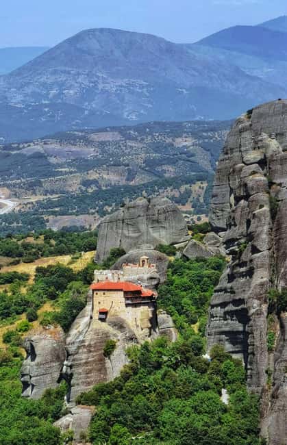 From Athens: 2-Day Delphi and Meteora Chinese Tour Guide - Journey to Meteora and the Sky City