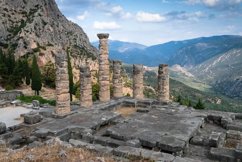From Athens: 2-Day Tour Delphi, Meteora, and Thermopylae - Visiting the Historic Battle Site of Thermopylae