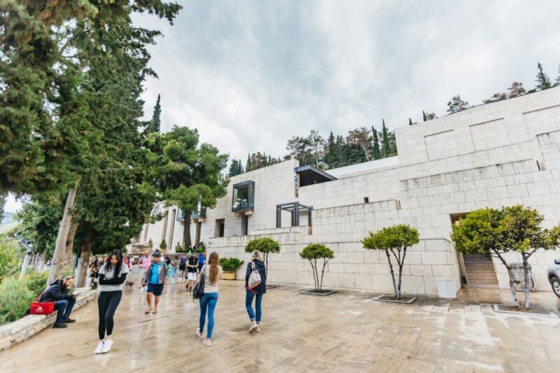From Athens: Day Trip to Delphi & Arachova with Audio Guide - The Delphi Archaeological Museum Highlights