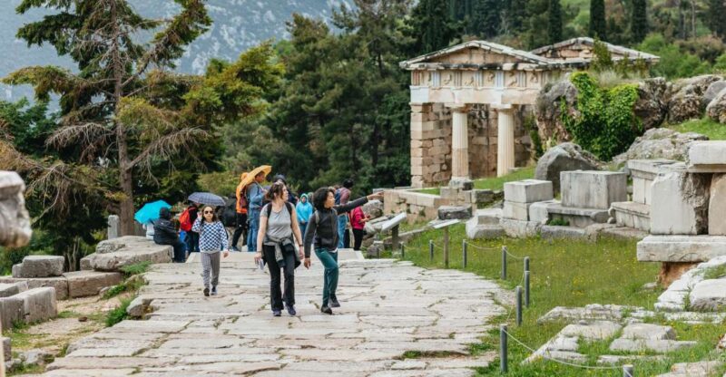 From Athens: Day Trip to Delphi & Arachova with Audio Guide - Arachova: A Mountain Village with Local Charm