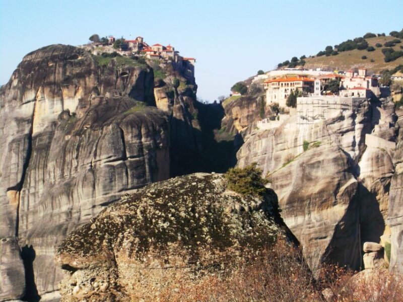From Athens: Delphi and Meteora 2-Day Tour with Hotel - The Icon of Sparta: Leonidas I Monument