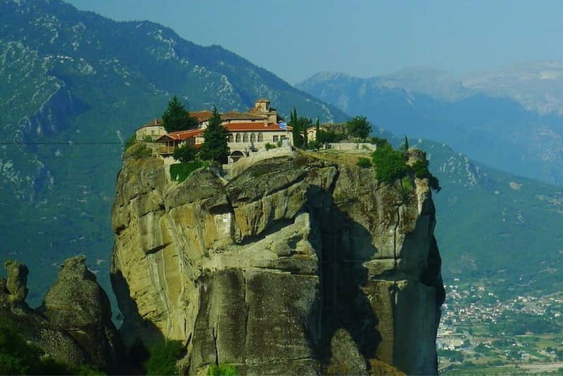 From Athens: Meteora and Thermopylae Private Full-Day Trip - The Experience of a Private Luxury Car Tour