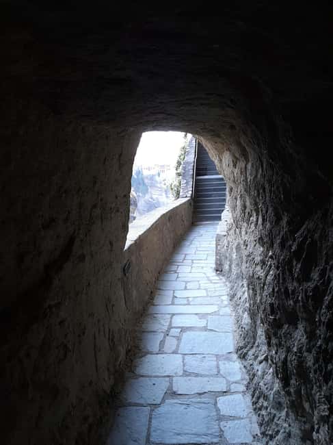 From Athens: Monasteries of Meteora & Cave of Theopetra Tour - Scenic Lookouts and Photo Opportunities over Meteora