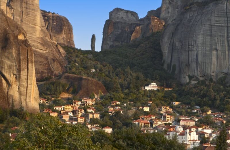 From Athens: Private Day Tour to Meteora and Thermopylae - Lunch Break and Local Tastes at Kalampaka