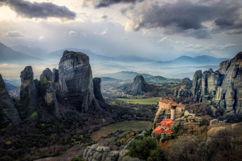 From Athens: Private Full-Day Meteora and Kastraki Tour - Visiting Thermopylae and the Great Leonidas Monument