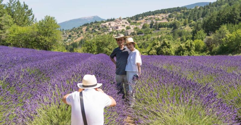 From Avignon: Half-Day Lavender Tour of Luberon - Visiting Roussillon: A Colorful Provençal Village