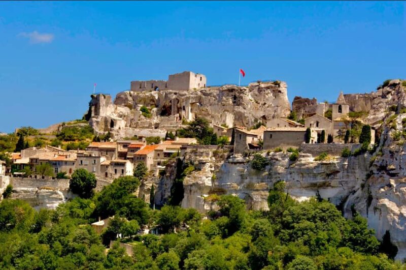 From Avignon: Provence Highlights Full-Day Tour - Visiting the Historic Village of Les Baux de Provence