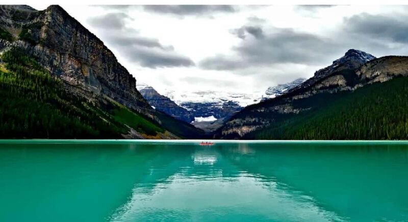 From Banff/Canmore: Moraine Lake, Lake Louise 1.5 hrs Each - Experience Alberta’s Iconic Lakes with a Comfortable Shuttle Tour