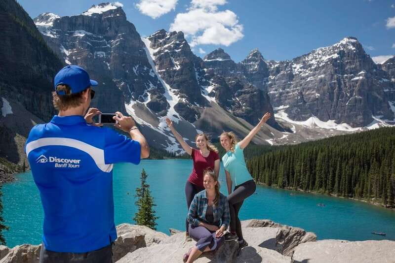 From Banff: Lake Louise and Moraine Lake Sightseeing Tour - Lake Louise’s Majestic Glacial Backdrop