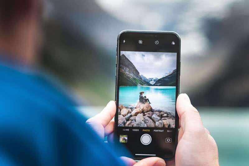 From Banff: Lake Louise and Moraine Lake Sightseeing Tour - The Role of Guides as Storytellers and Naturalists