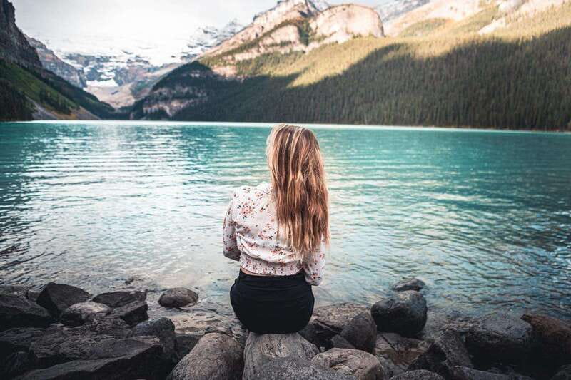 From Banff: Lake Louise and Moraine Lake Sightseeing Tour - Logistics: Easy Pickup and Comfortable Transportation