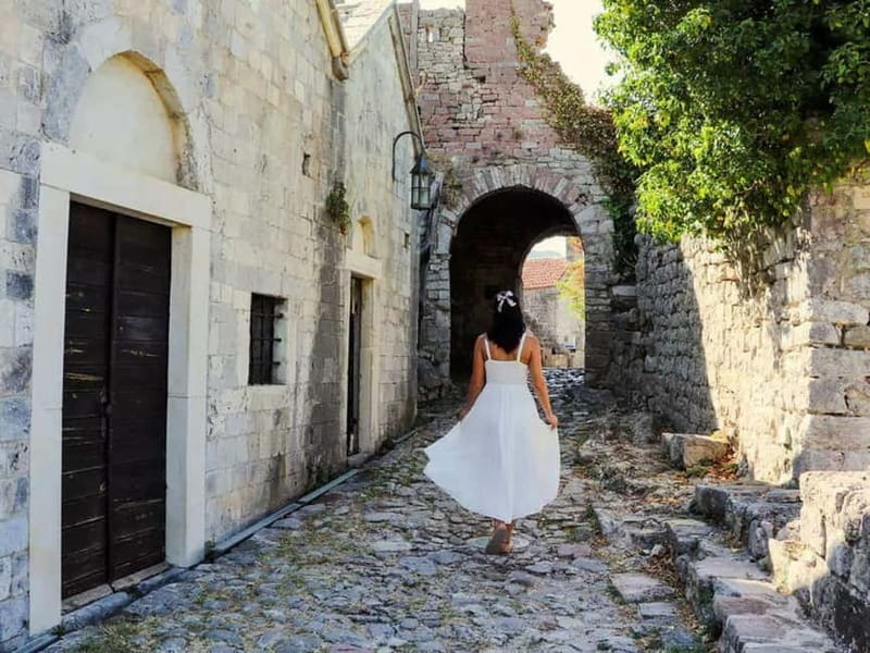 From Bar: Phoenix Town & Town of Pirates in One Day - The Old Olive Tree and the House of Olives