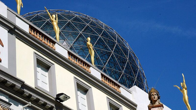 From Barcelona: Dalí Triangle and Cadaques Tour - Explore Dalí’s Life and Art on a Day Trip from Barcelona