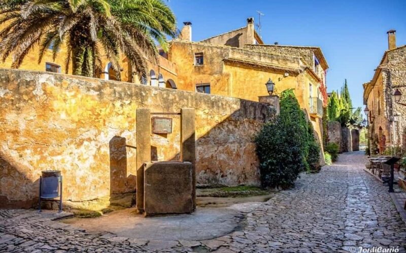 From Barcelona: Private Girona & Medieval Villages Tour - Key Points