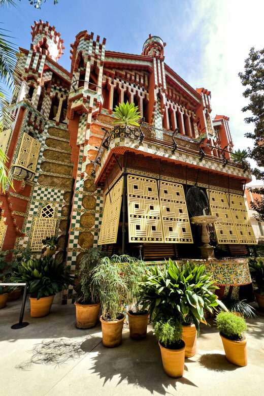 From Barcelona: Sagrada Familia Cathedral+Casa Mira Day Trip - Exploring Passeig de Gràcia and Its Scenic Beauty